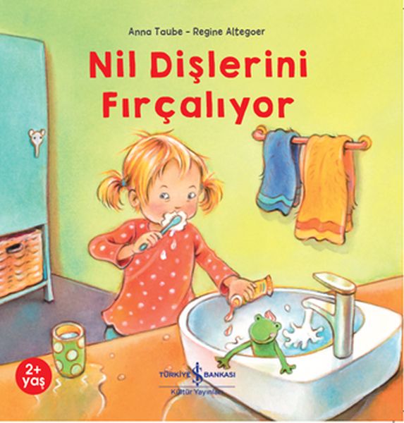 nil-dislerini-fircaliyor