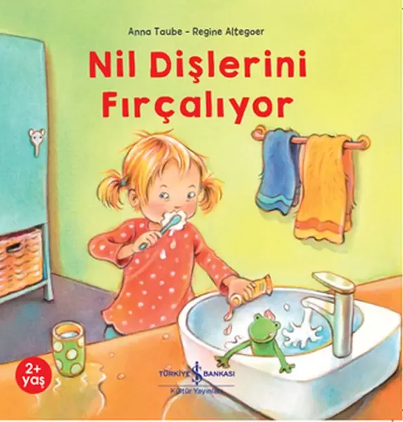 nil-dislerini-fircaliyor
