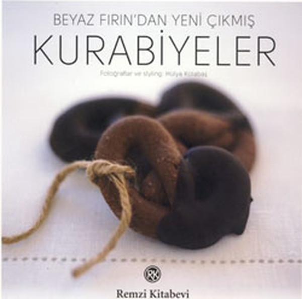 beyaz-firin-dan-yeni-cikmis-kurabiyeler